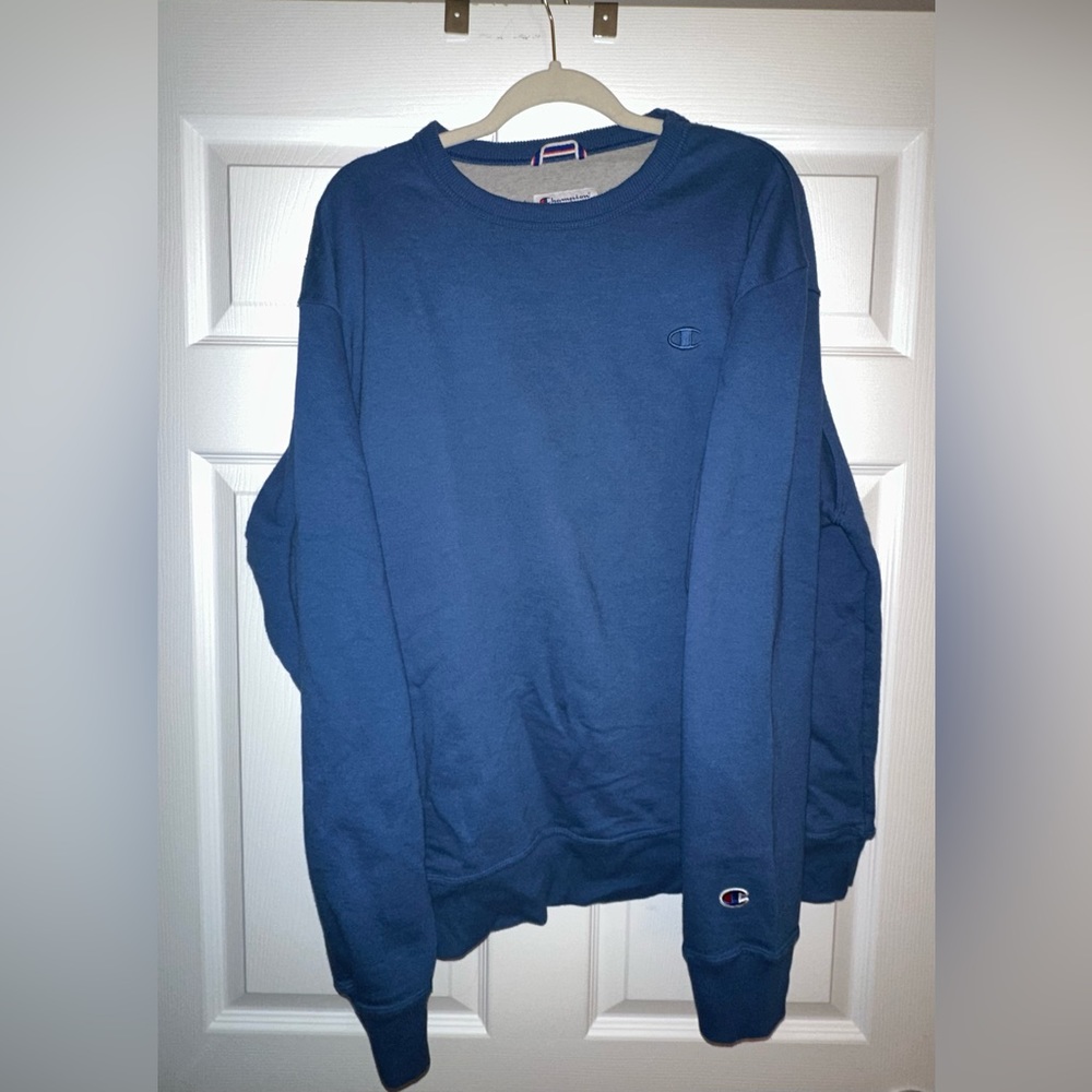 Champion men’s royal blue crewneck
